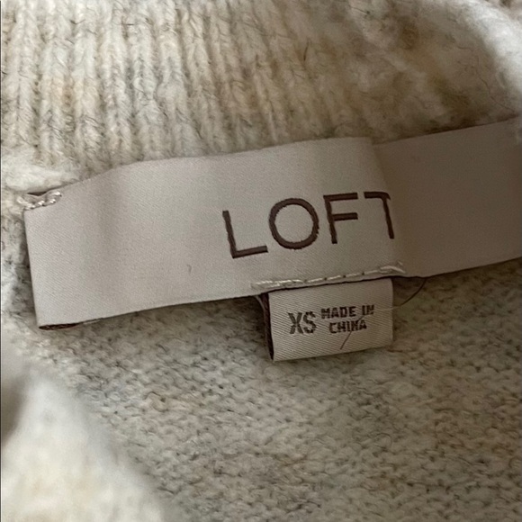 Loft Women’s Sweater Size Extra Small - Picture 4 of 11